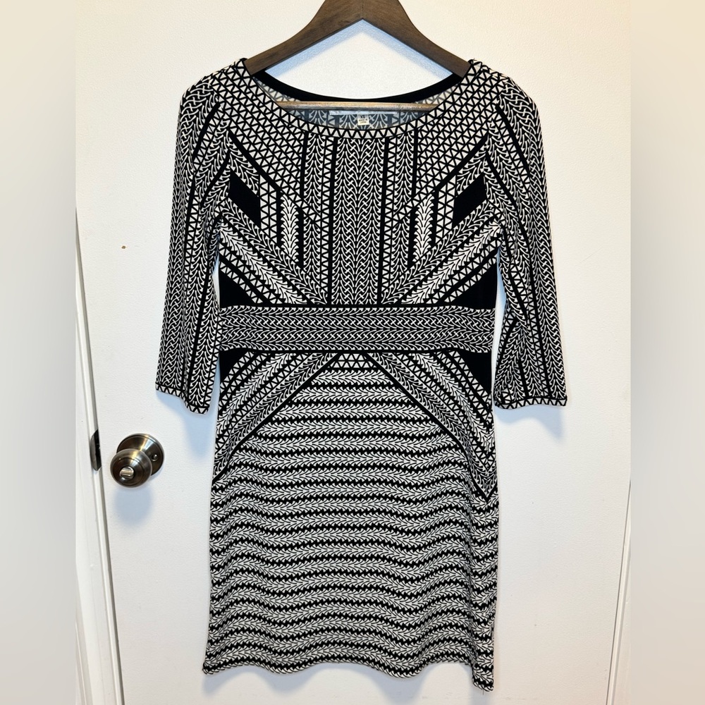 Max Studio Black and White Geometric Long-Sleeve Sheath Dress